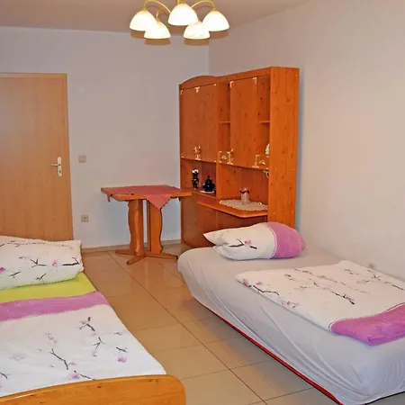 Ferienwohnung/ Ferienzimmer Asche Kwatera prywatna *